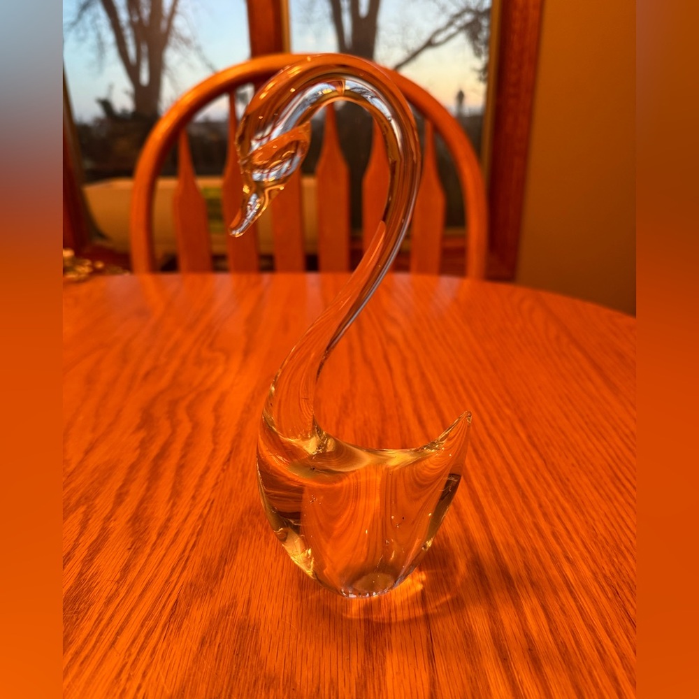 Elegant Glass Swan Figurine